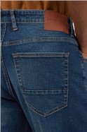  Lando Straight Fit Jean