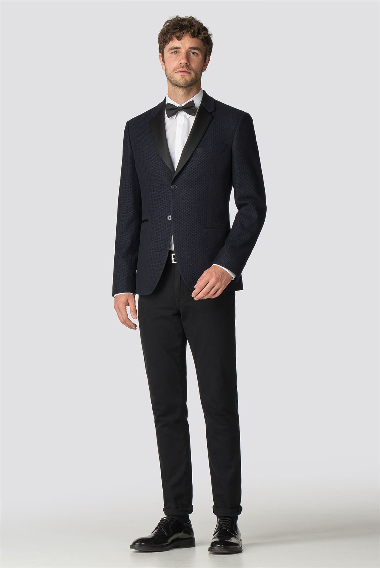 tailored fit dinner suit