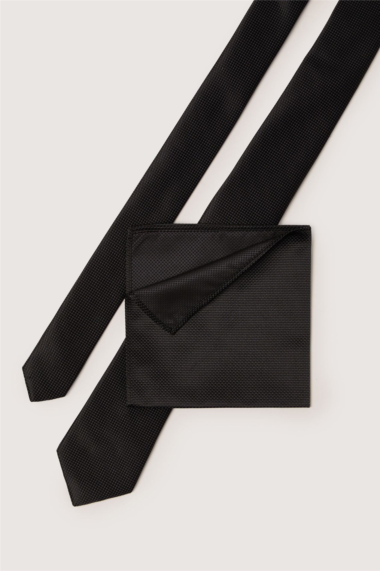 Antique Rogue Black Textured Tie