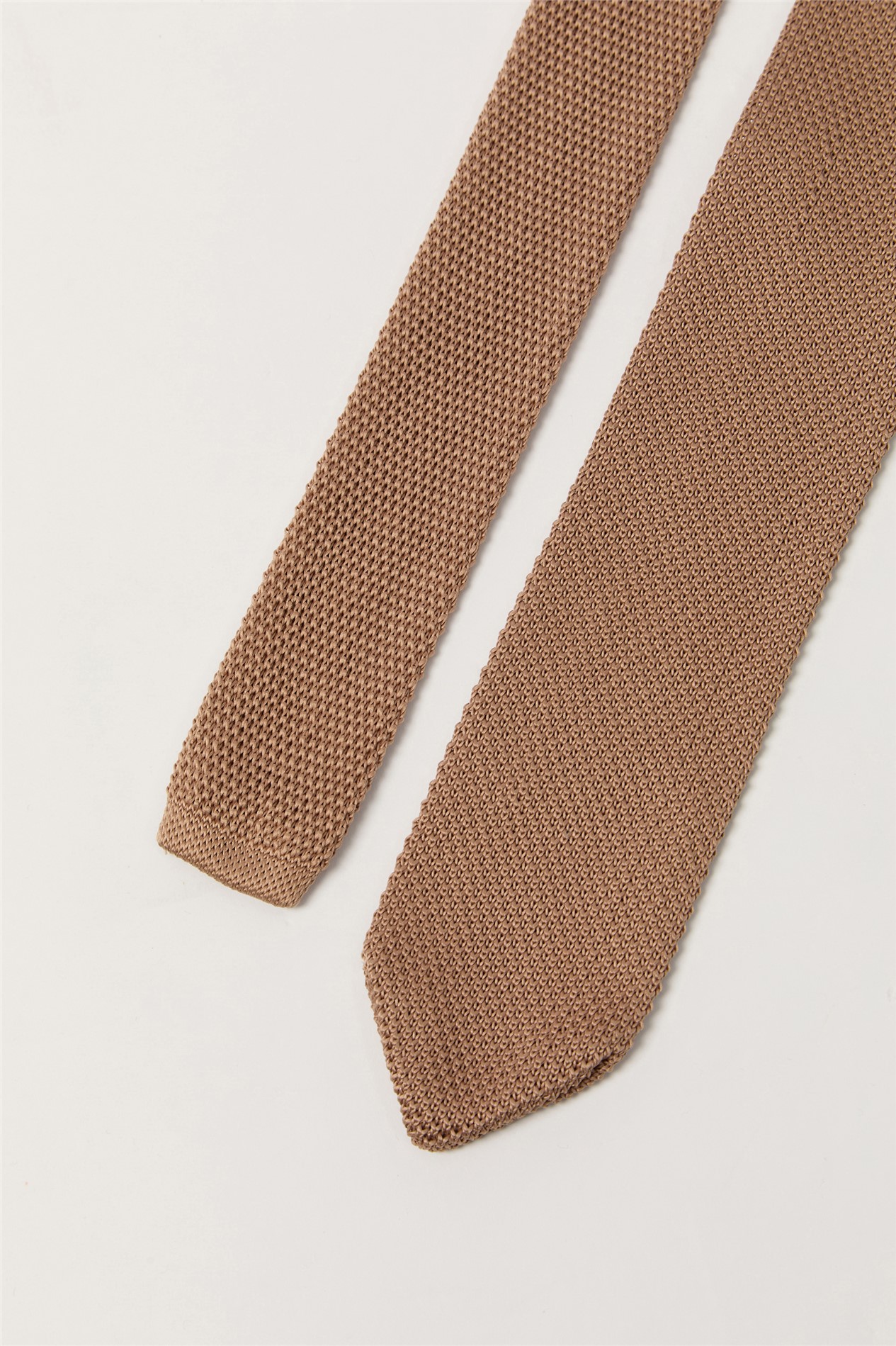 Antique Rogue Sand Knitted Tie
