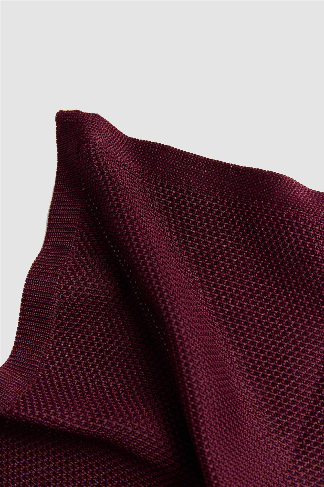 Antique Rogue Mulberry Knitted Pocket Square
