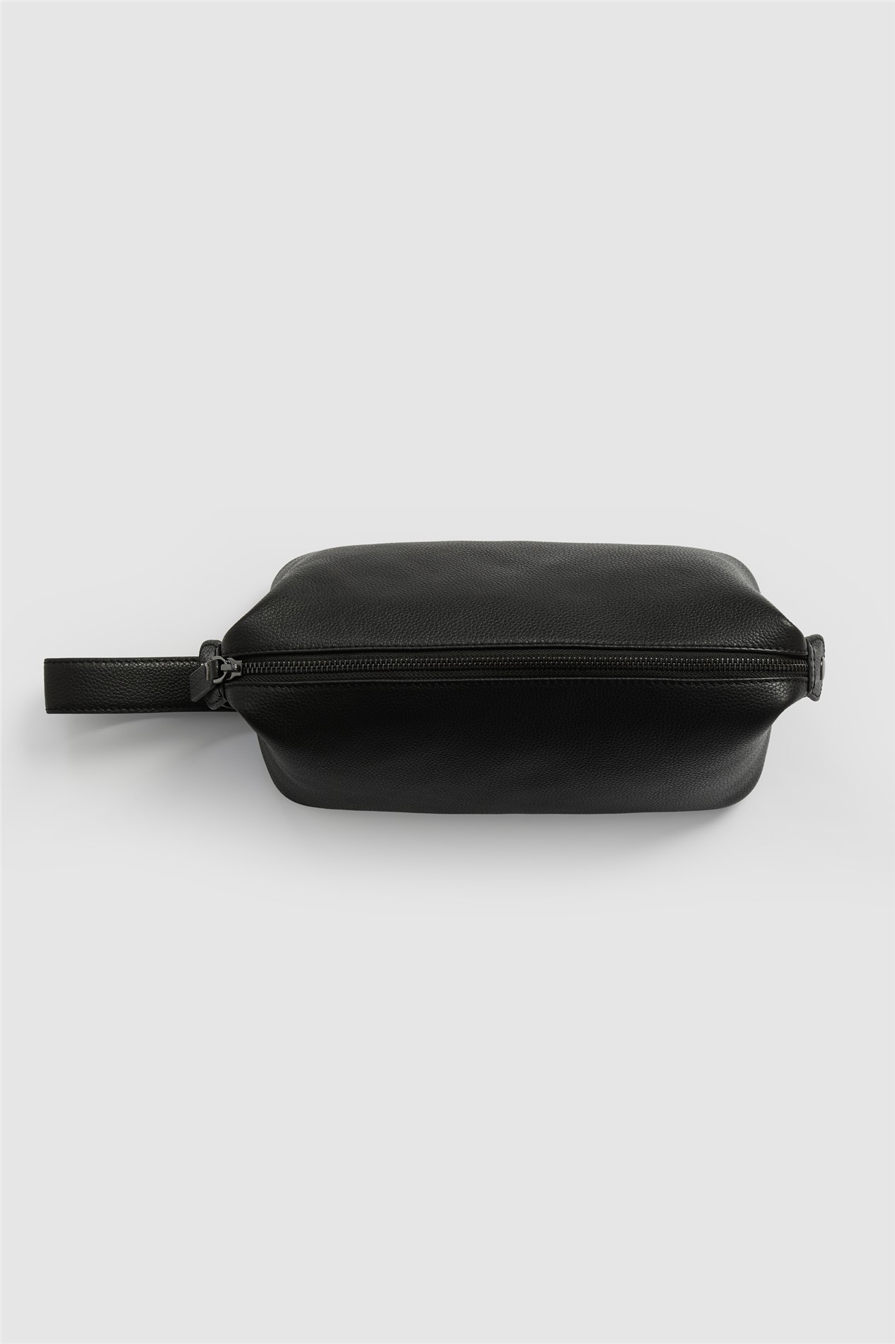Antique Rogue Leather Washbag with Handle
