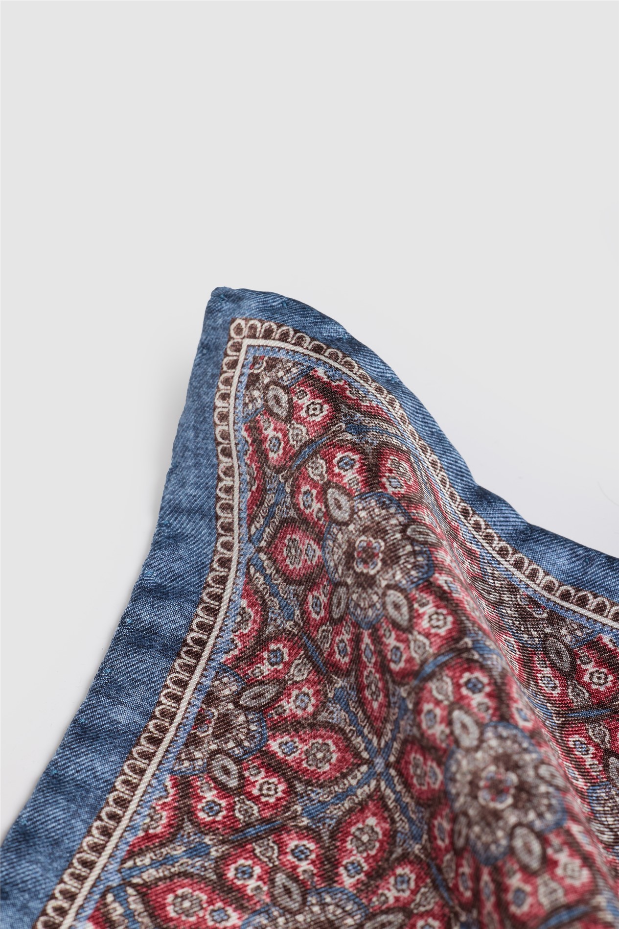 Luciano Versi by Bottinelli Amalfi Raspberry Italian Silk Floral Motif Pocket Square