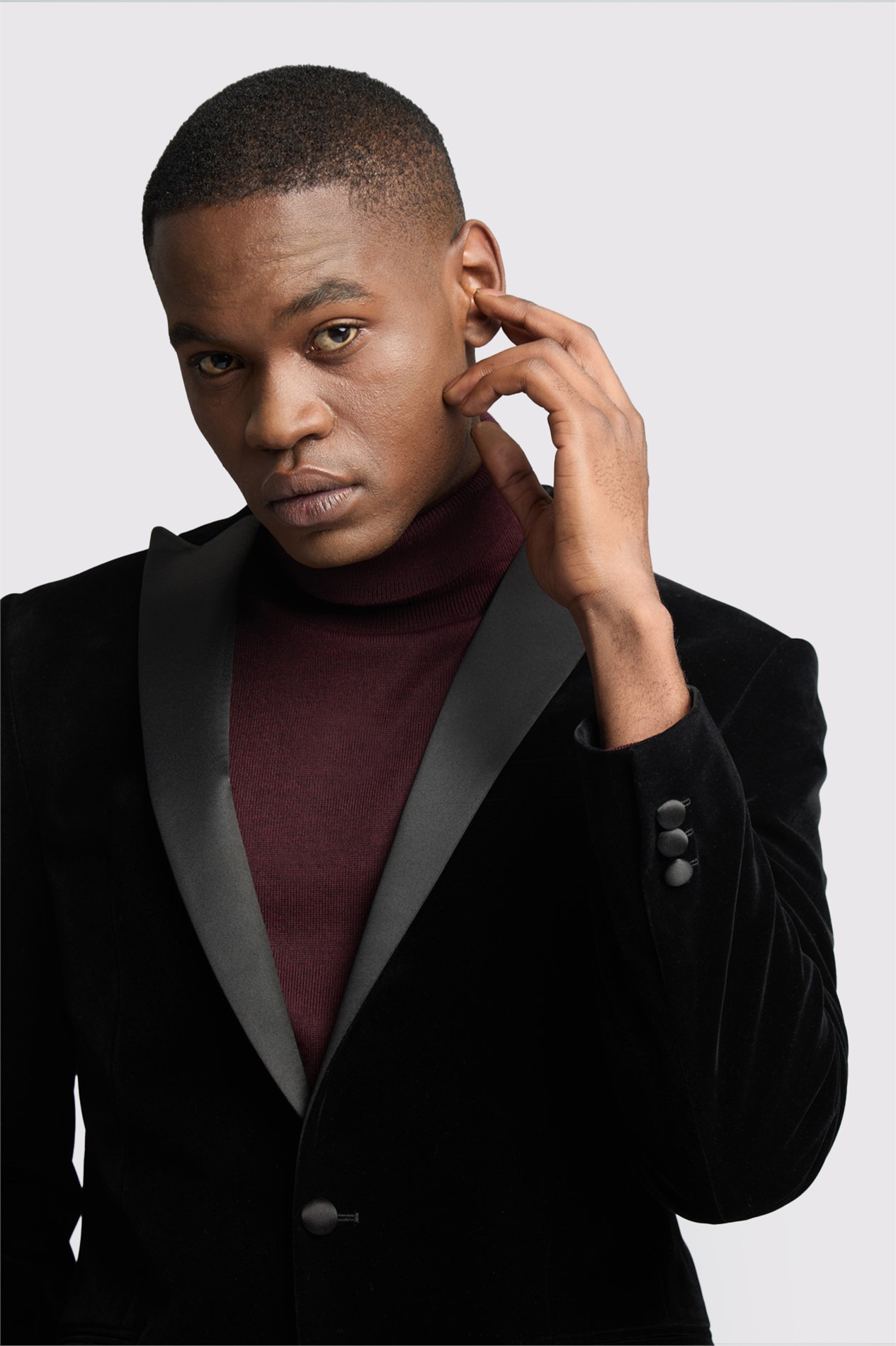 Antique Rogue Slim Fit Black Velvet Jacket