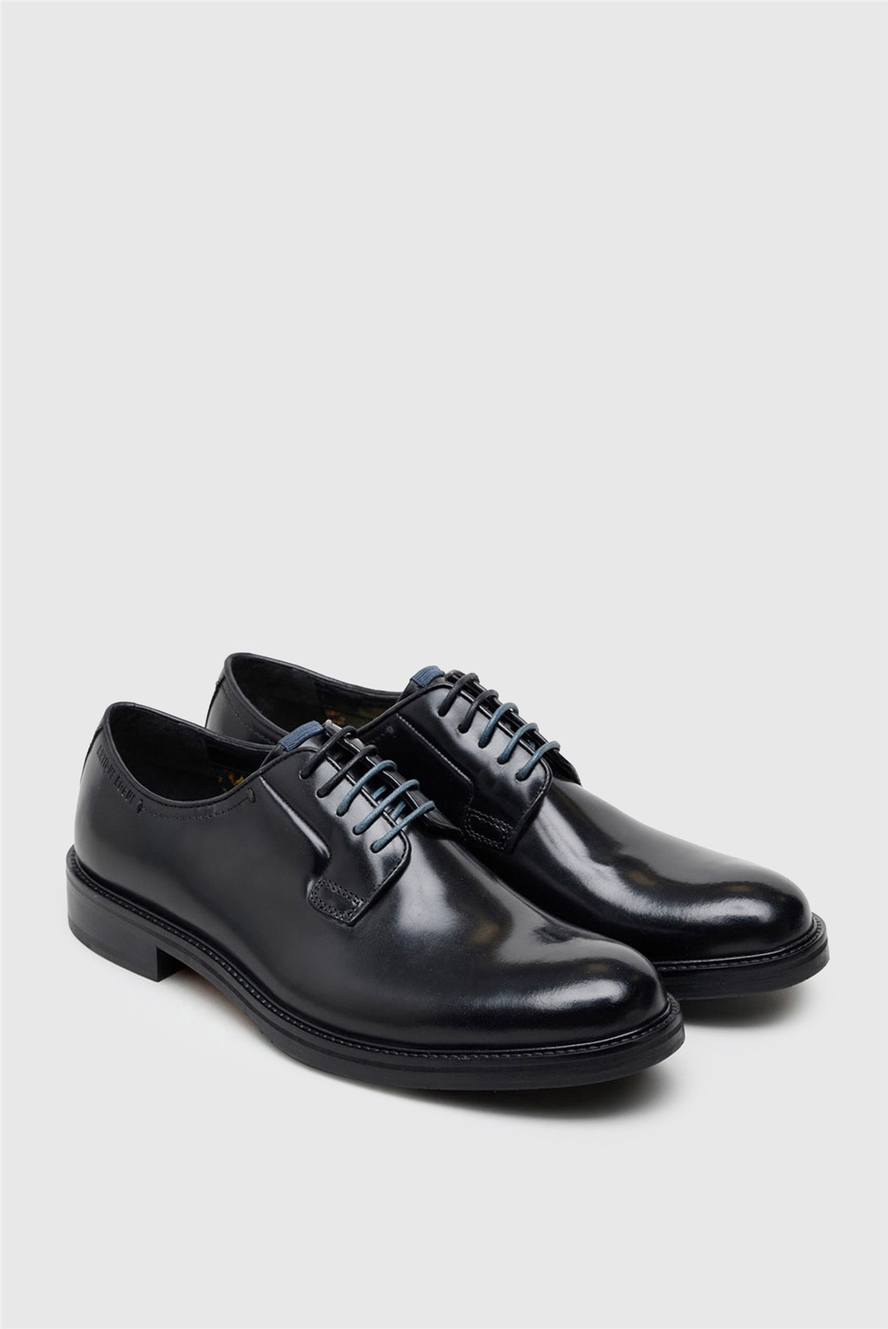 Antique Rogue Finn Black Leather Derby Shoe
