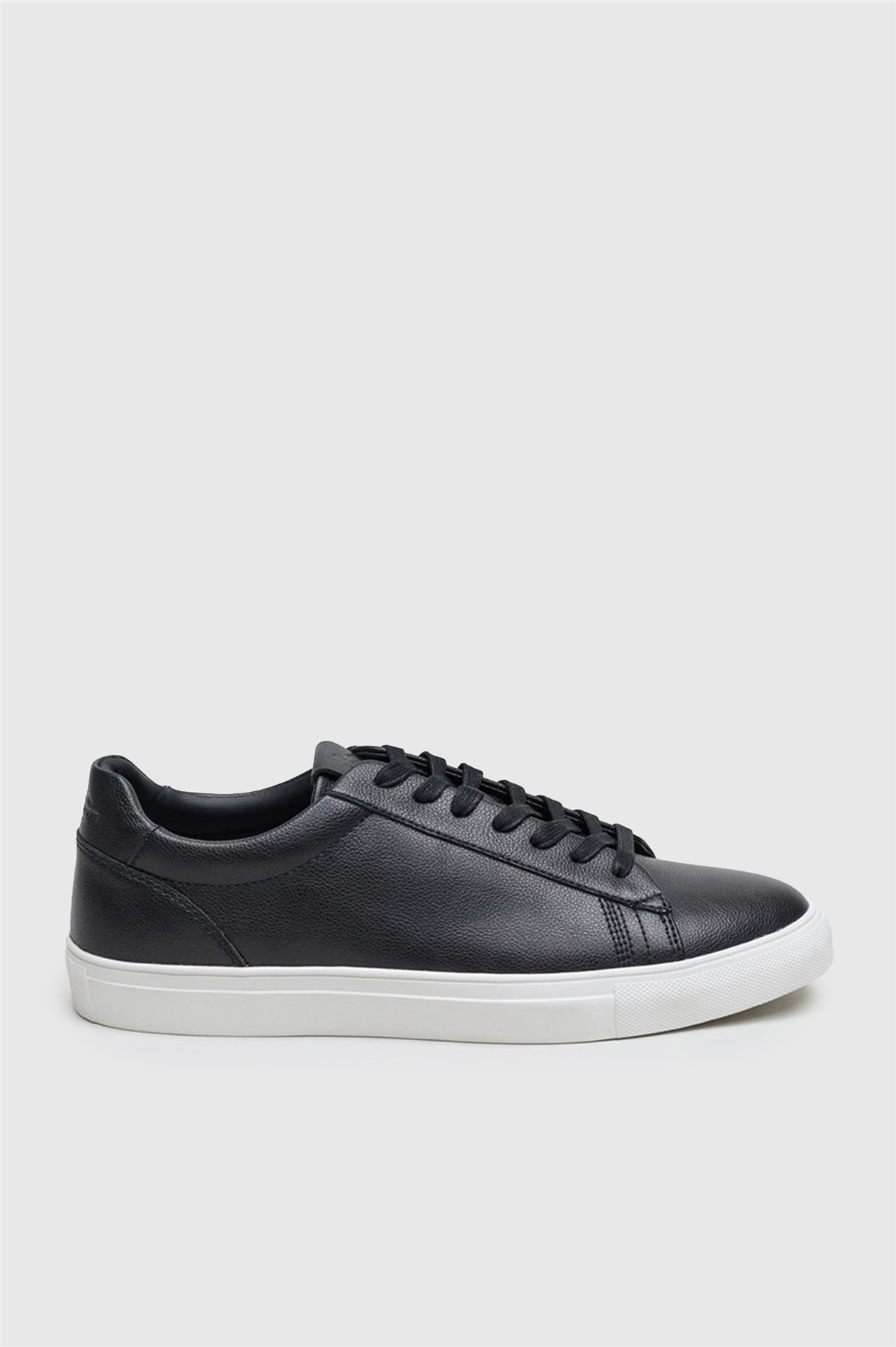 Antique Rogue Gibbs Black Leather Trainer